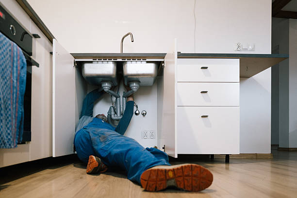 Professional Plumbing technician working in Carroll, OH
